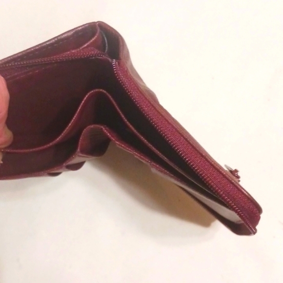 Buxton Burgundy Leather Wallet and Change Purse - Picture 6 of 14